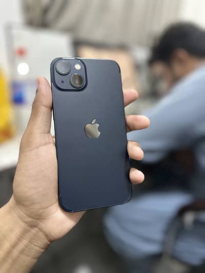 Apple iPhone 13
