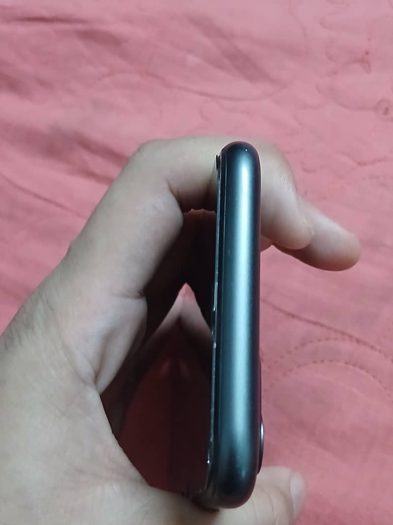Apple iPhone 11 5