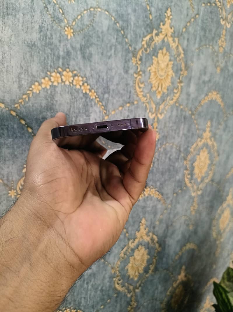 Apple iPhone 14 Pro 1