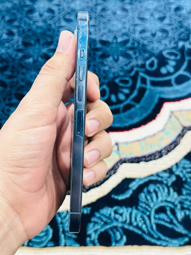 Apple iPhone 13 Pro Max 3