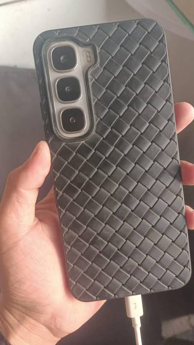 Infinix Hot 6Oi hi  6/128 official patch hi koi gaming phone ki sat