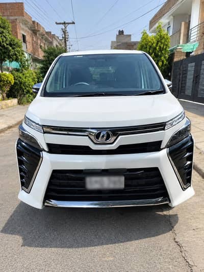 Toyota Voxy 2016