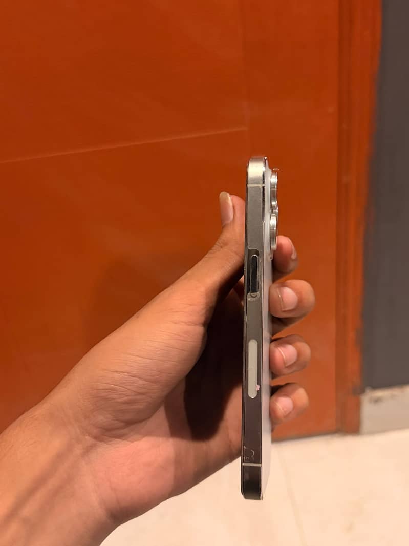 Apple iPhone 14 Pro 8