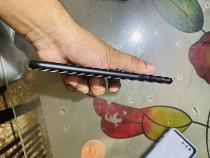 Apple iPhone 7 Plus 3