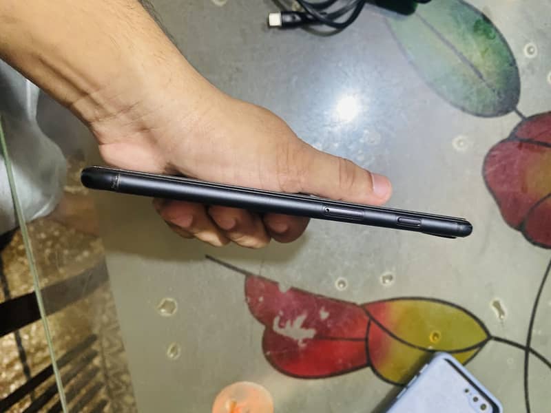 Apple iPhone 7 Plus 4