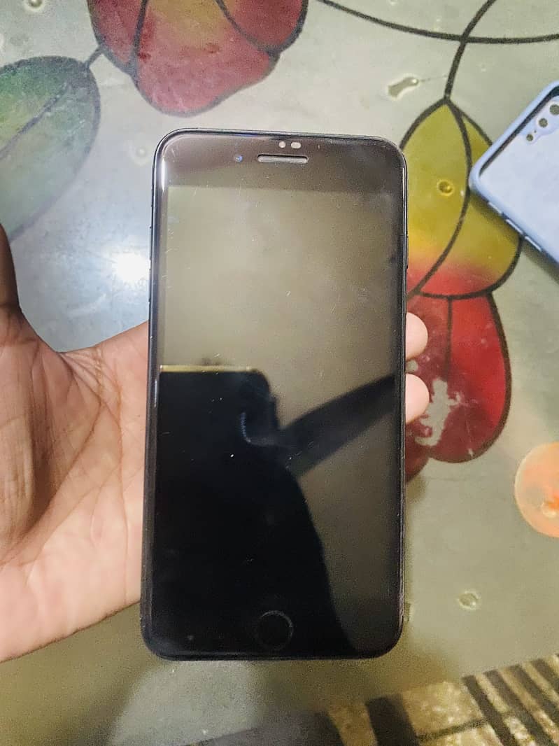 Apple iPhone 7 Plus 2