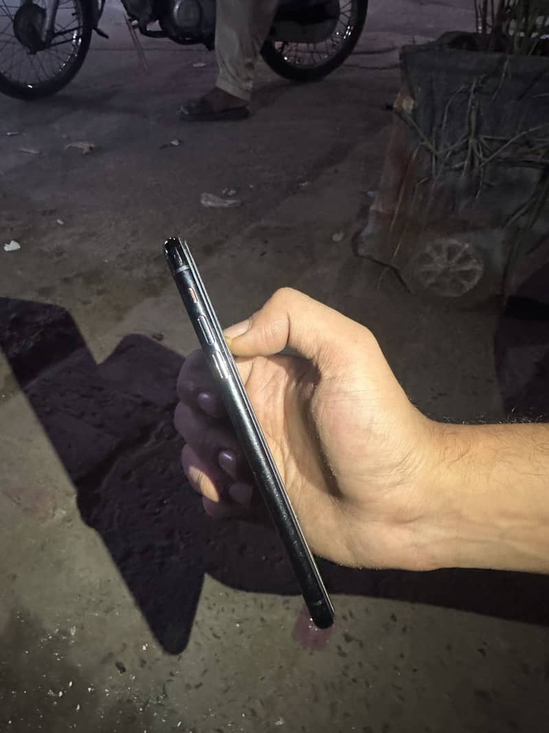 Apple iPhone 11 Pro Max 1