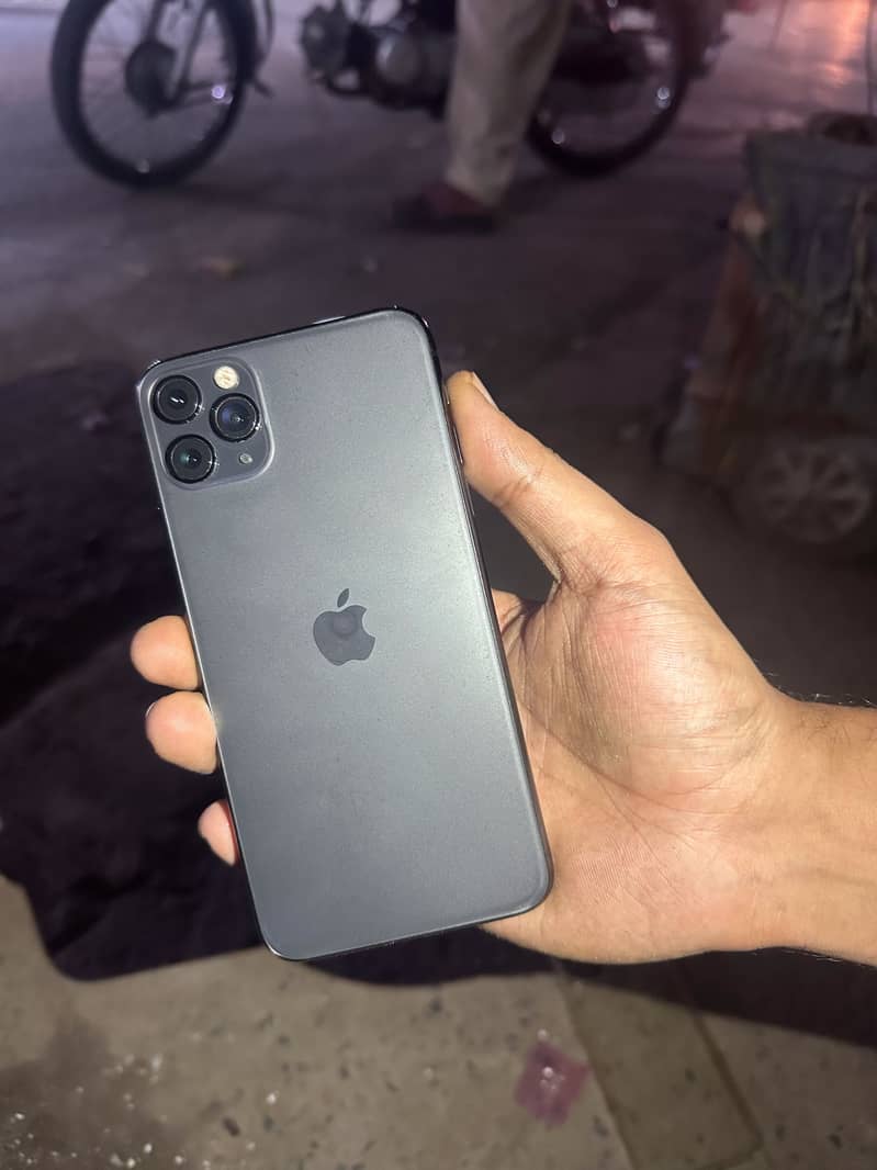 Apple iPhone 11 Pro Max 3