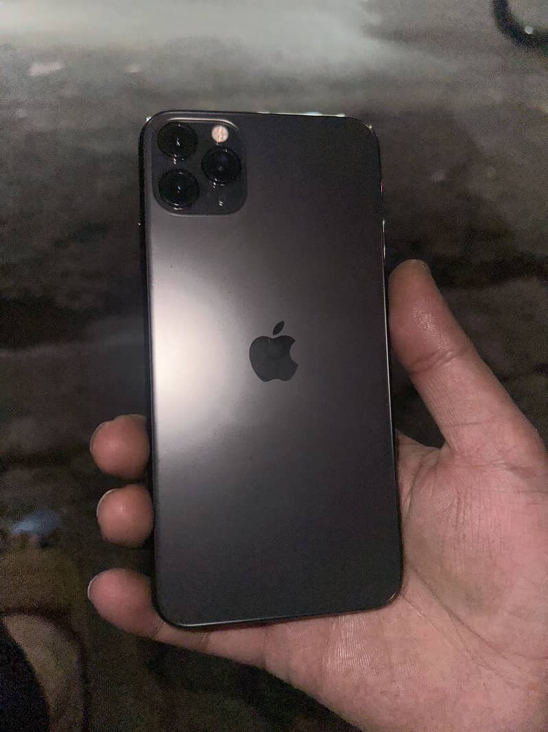 Apple iPhone 11 Pro Max 7