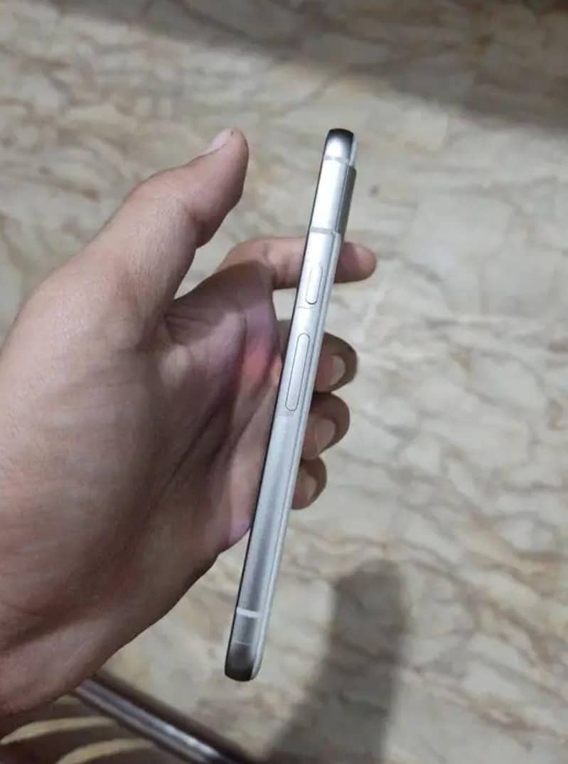 Google Pixel 8a 2