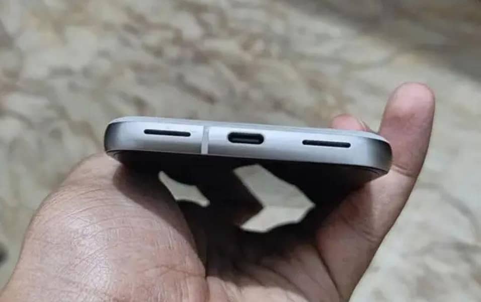 Google Pixel 8a 4