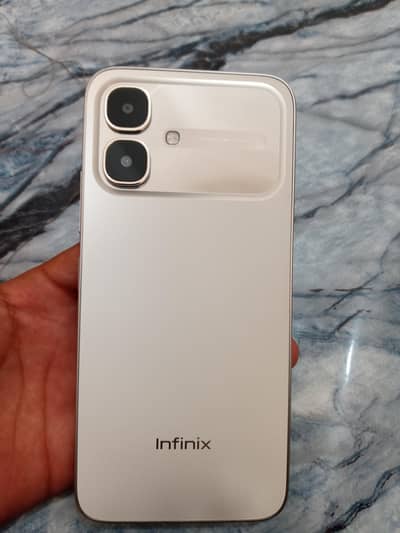 Infinix smart 20 all ok 9 month warenty 10 by 10 cmpt box one hand use