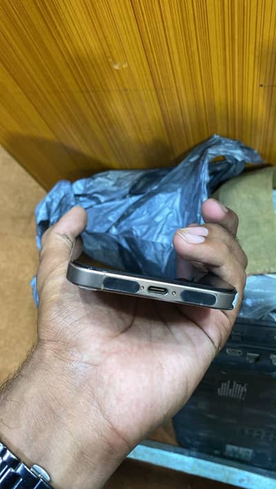 Apple iPhone 16 Pro Max