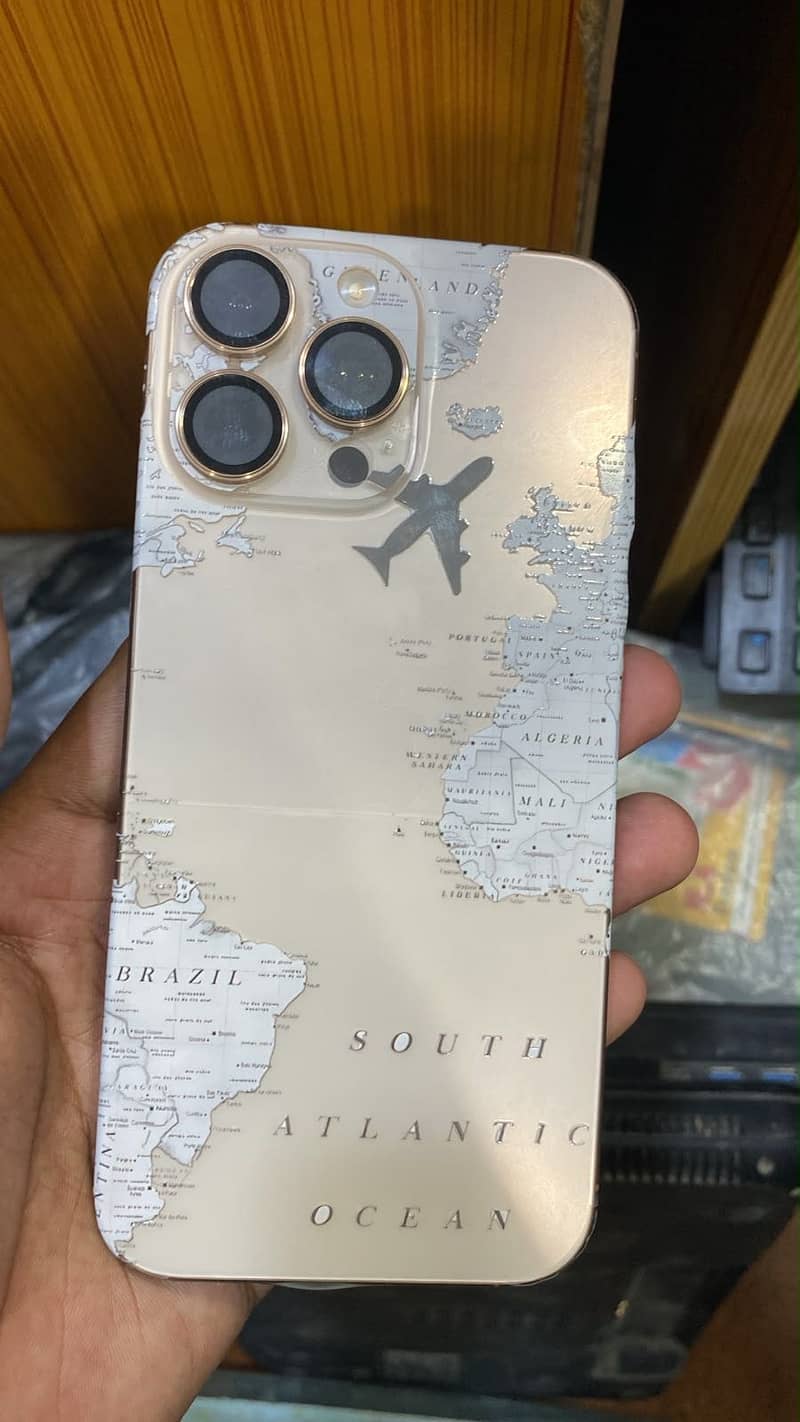 Apple iPhone 16 Pro Max 2