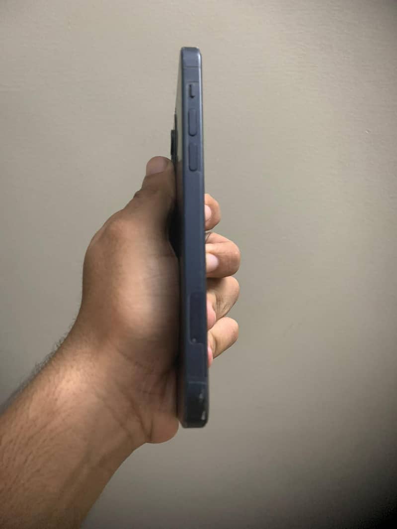 Apple iPhone 12 2
