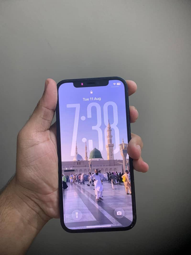 Apple iPhone 12 3