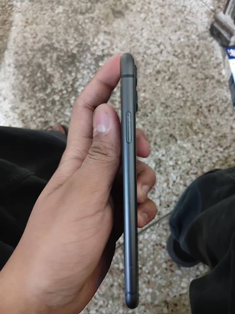 Apple iPhone 11 0