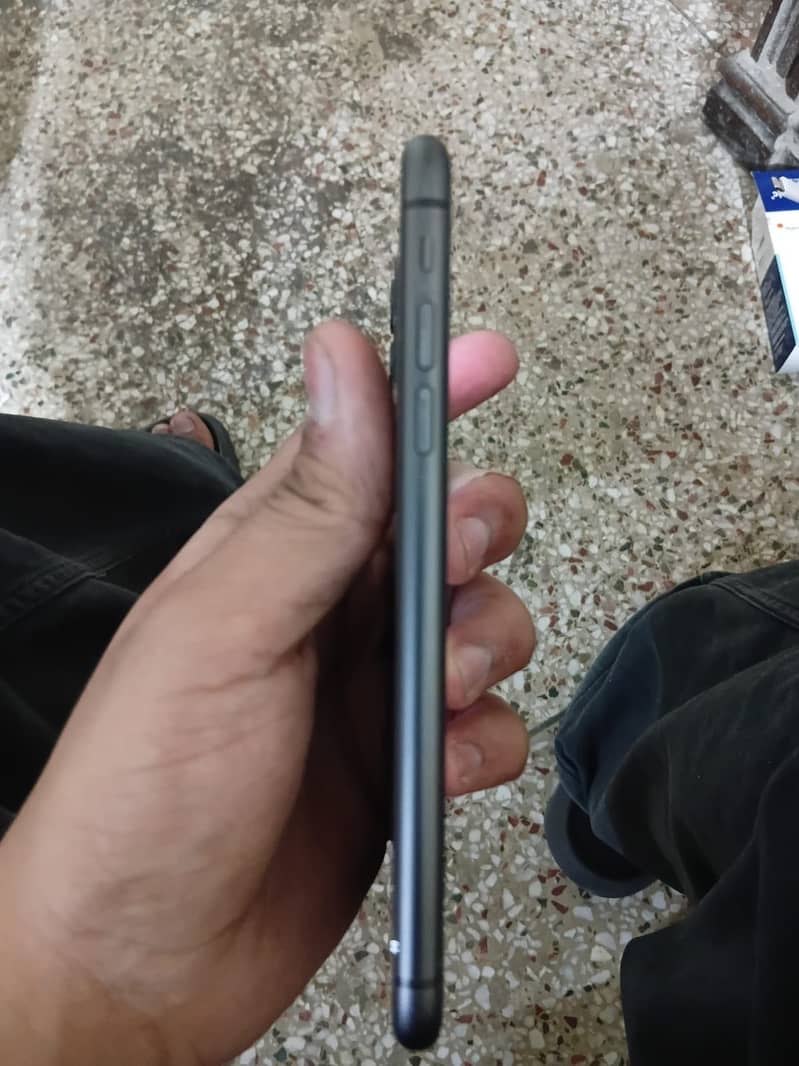 Apple iPhone 11 5