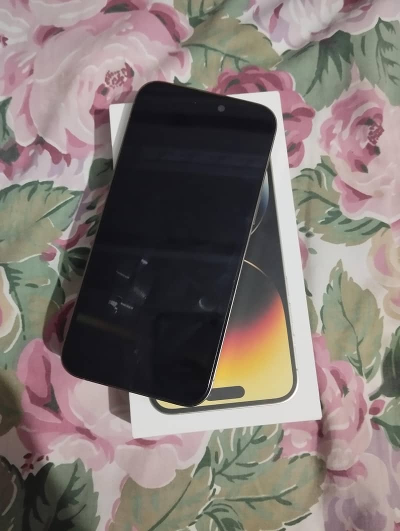 Apple iPhone 14 Pro Max 0