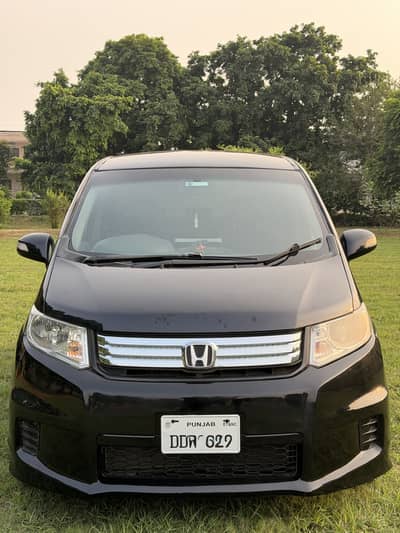 Honda Freed Spike 2012