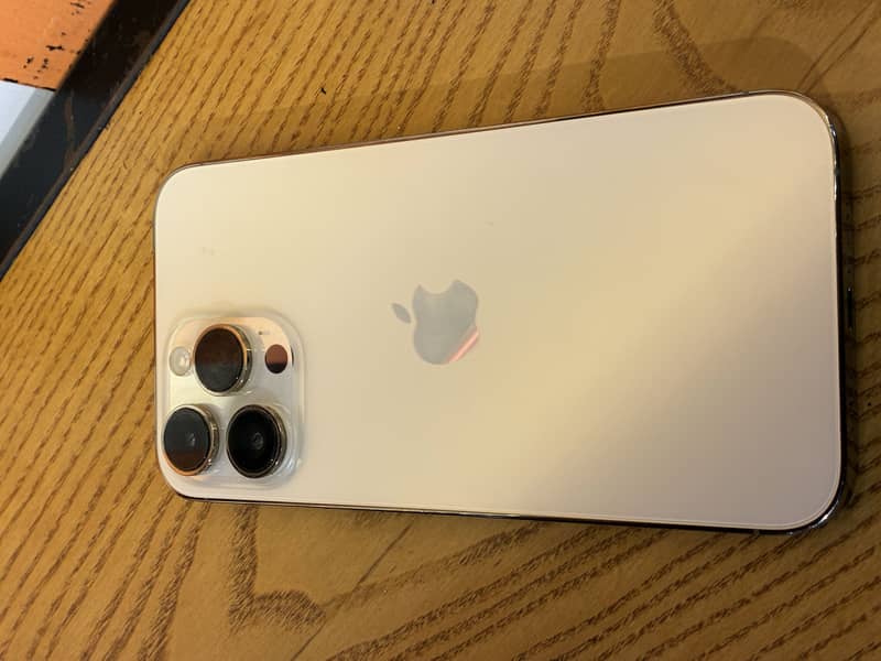 iPhone 14 Pro Max 1