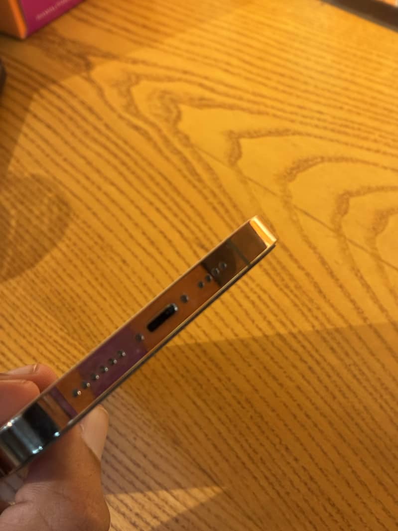 iPhone 14 Pro Max 8