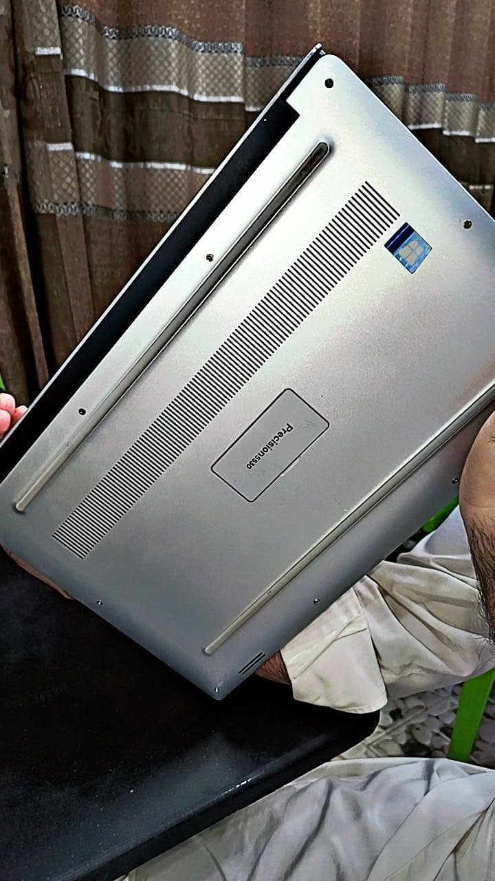 Dell precision 5530 6