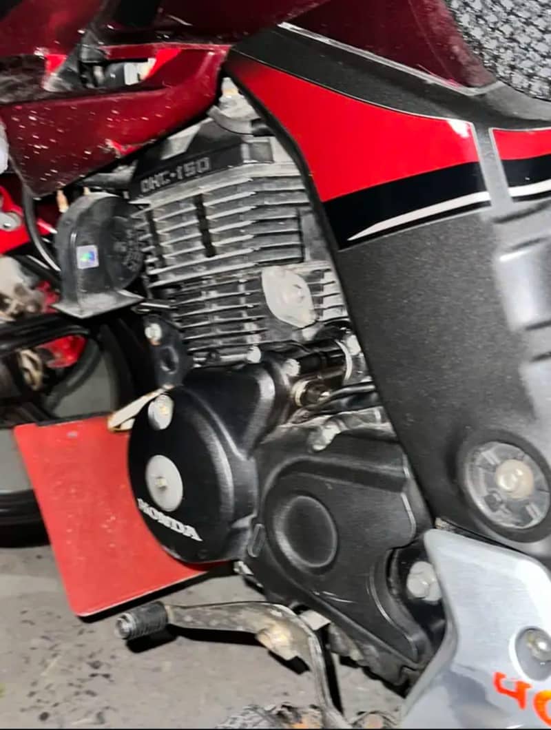 Honda CB 150F 3