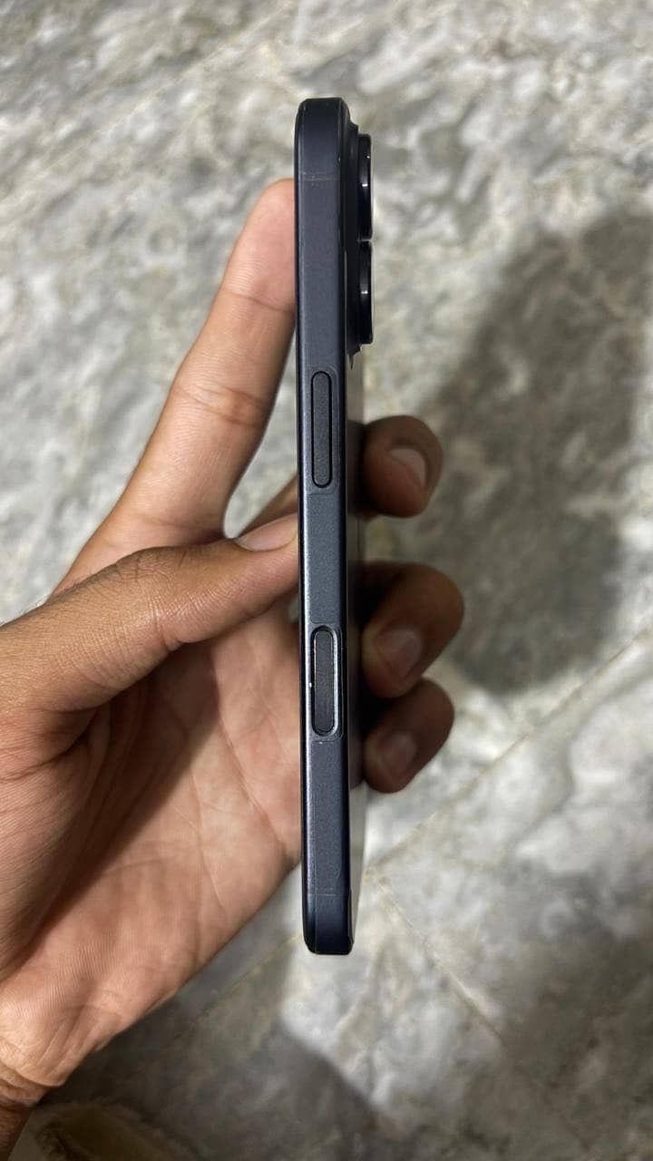 Apple iPhone 16 1