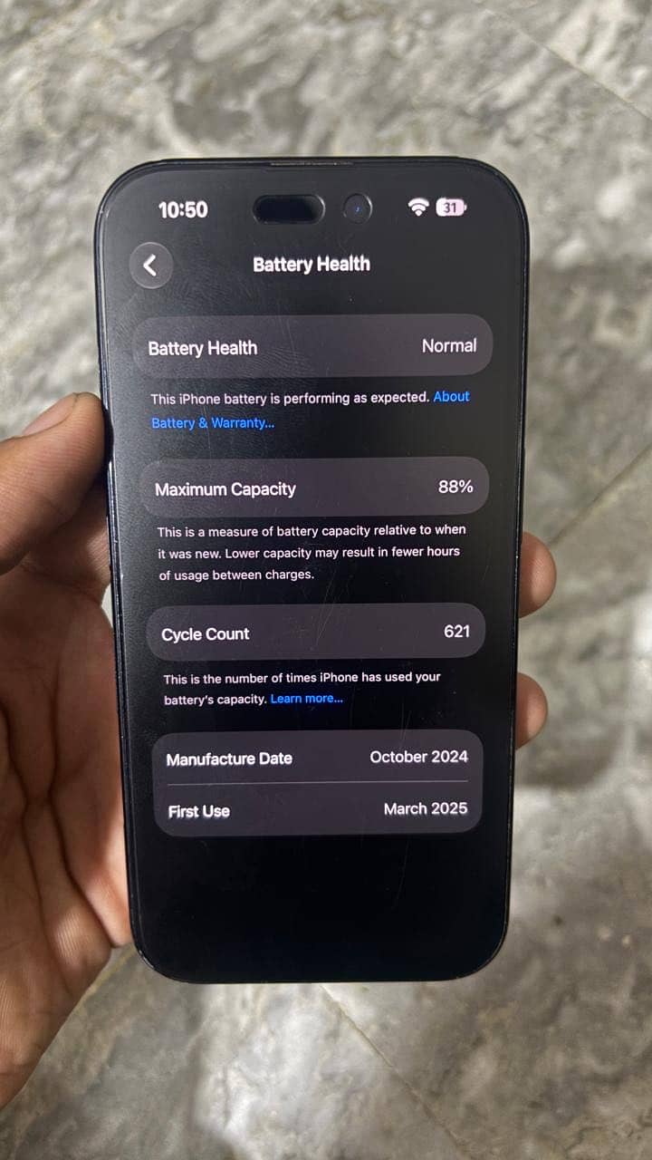 Apple iPhone 16 4