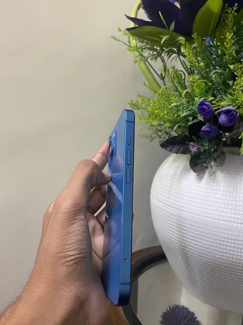 Apple iPhone 13 1