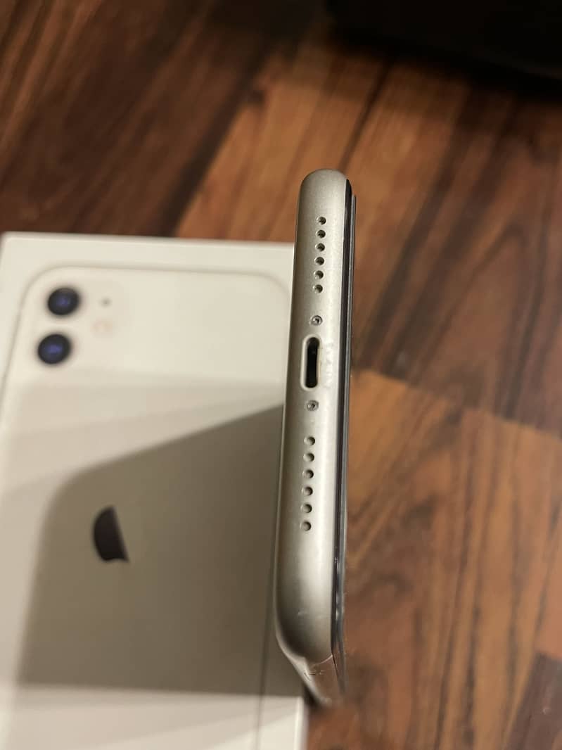 Apple iPhone 11 3