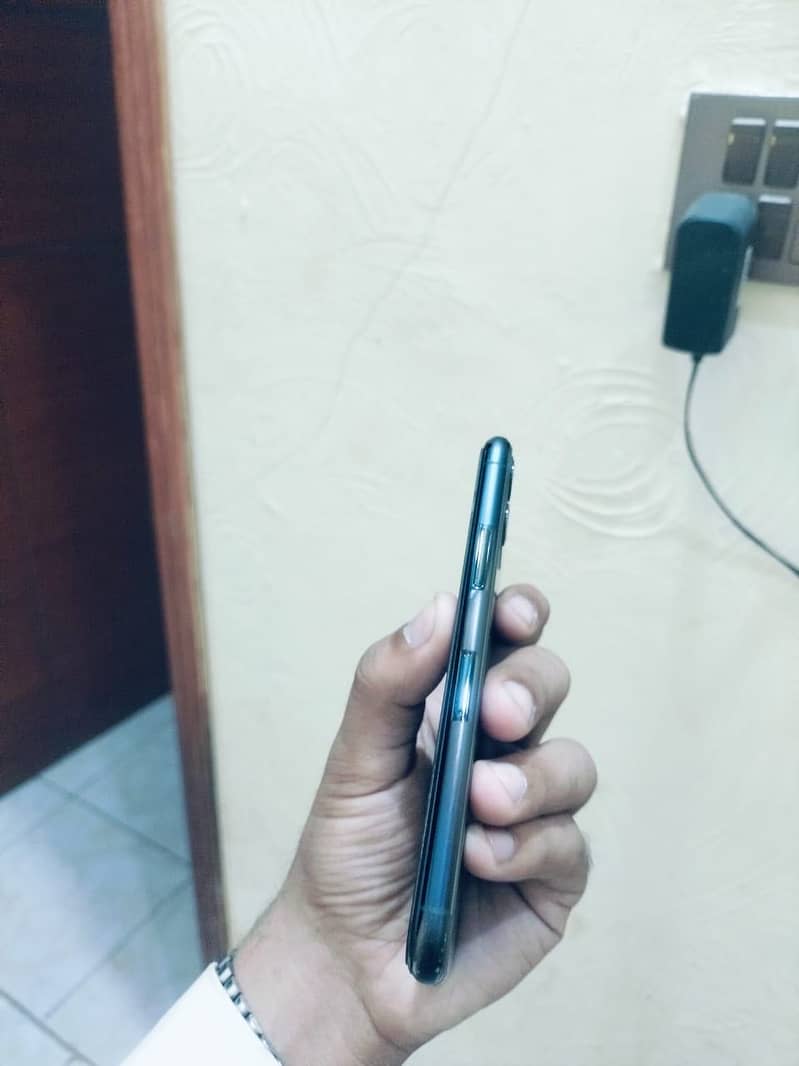 Apple iPhone 11 Pro 3