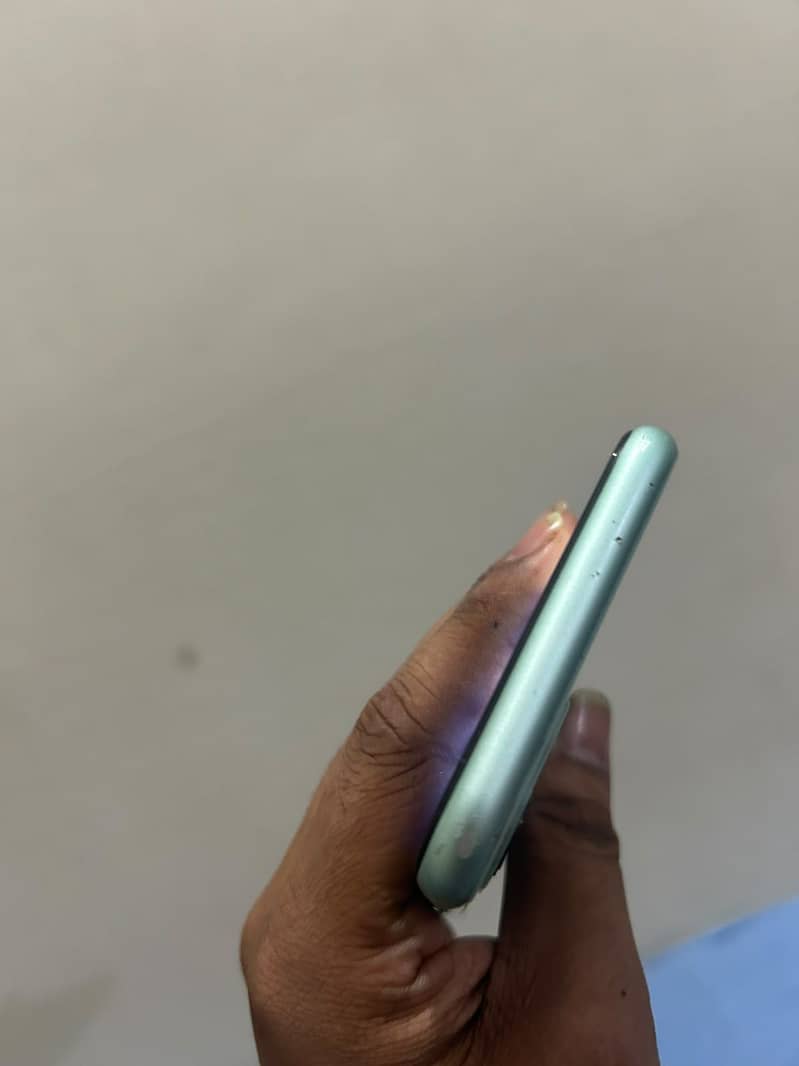 Apple iPhone 11 3