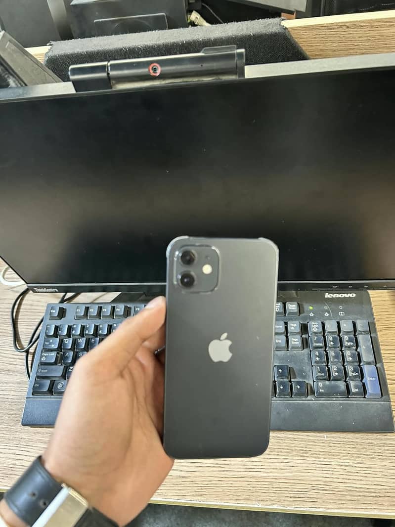 Apple iPhone 12 0