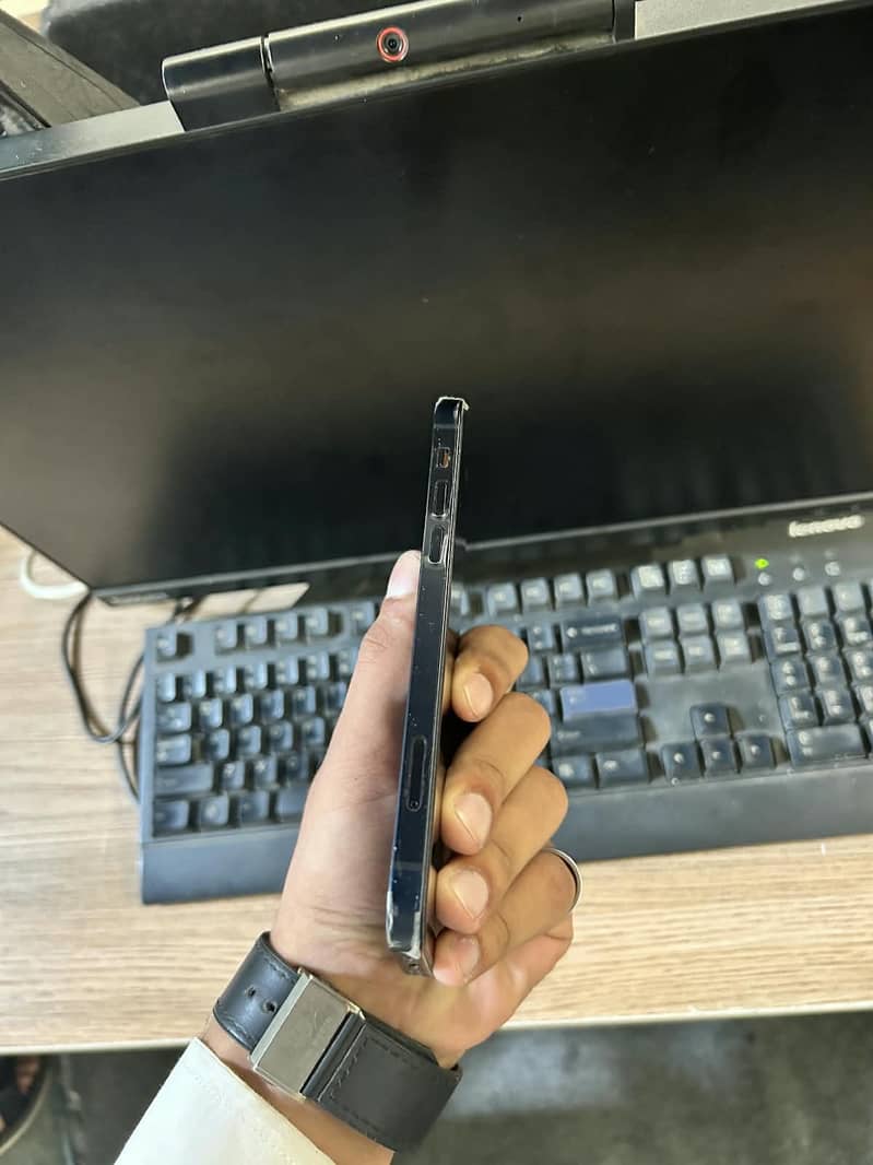 Apple iPhone 12 2