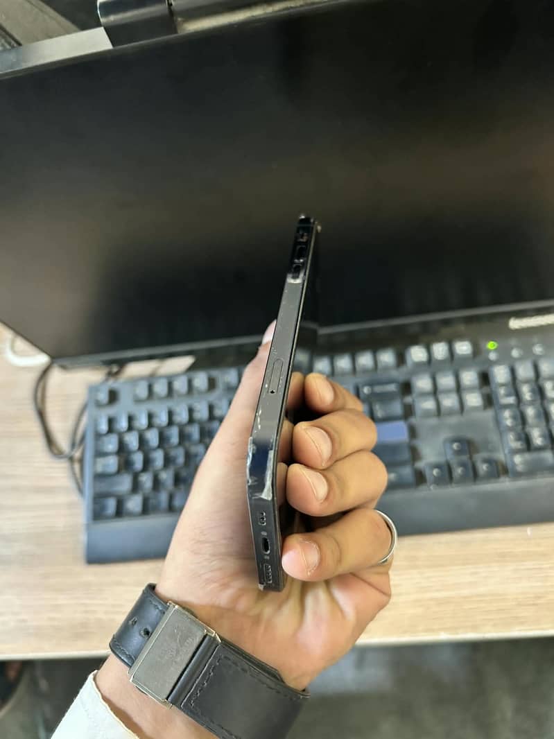 Apple iPhone 12 3