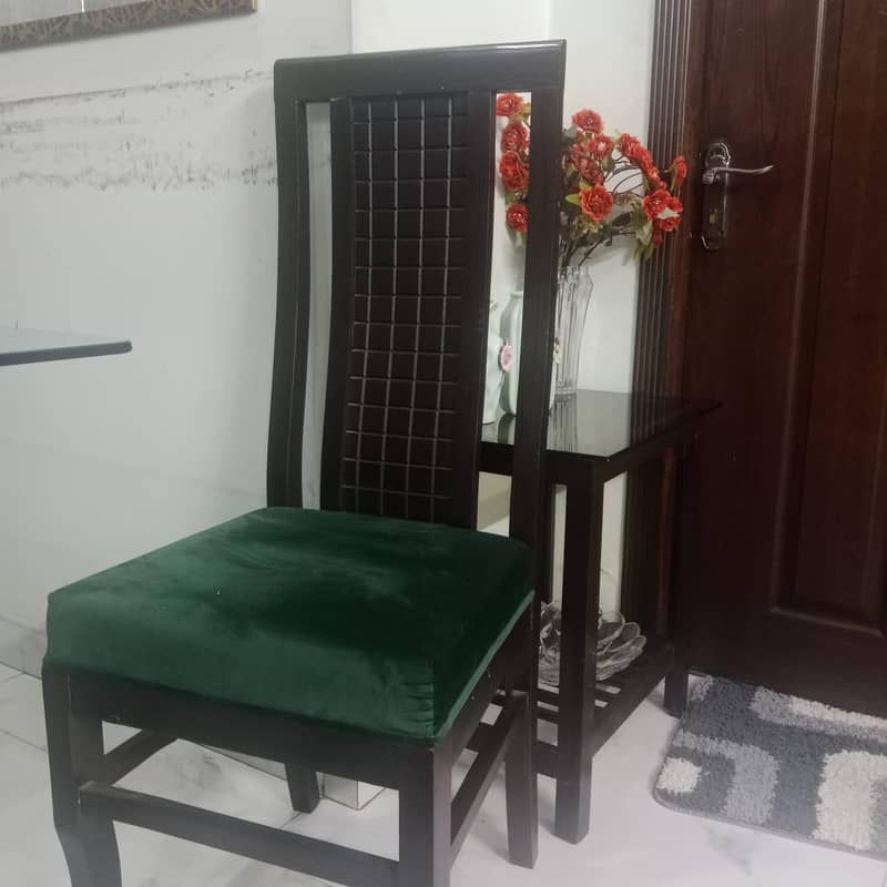 Selling Dining table 1