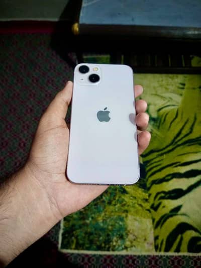 Apple iPhone 13