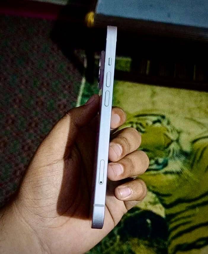 Apple iPhone 13 3