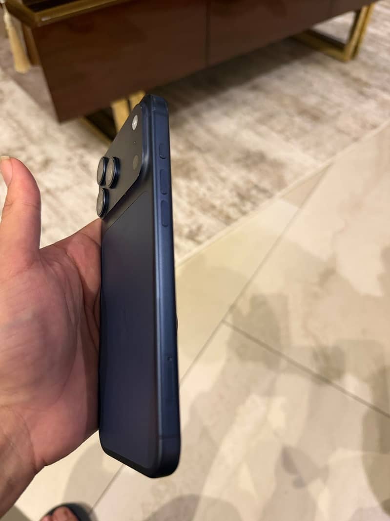 Apple iPhone 17 Pro Max 2