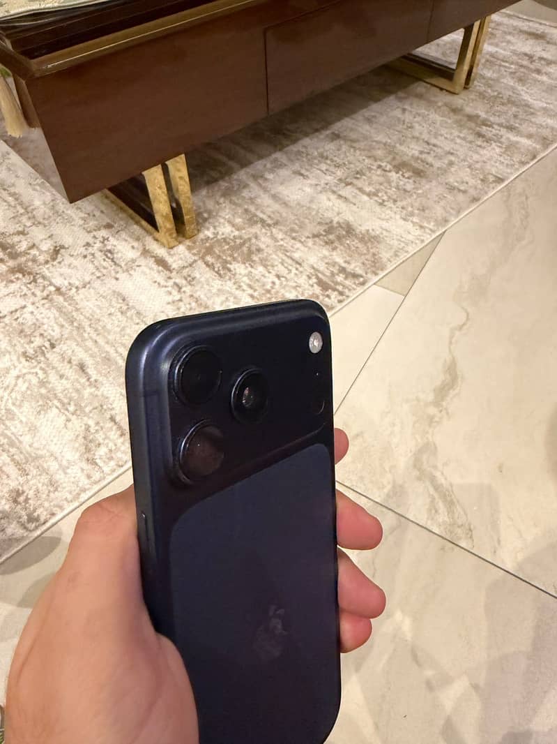 Apple iPhone 17 Pro Max 5