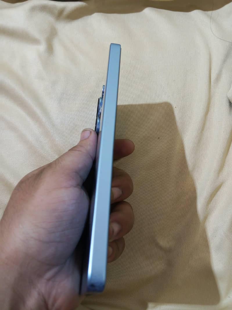 Realme Note 13 3