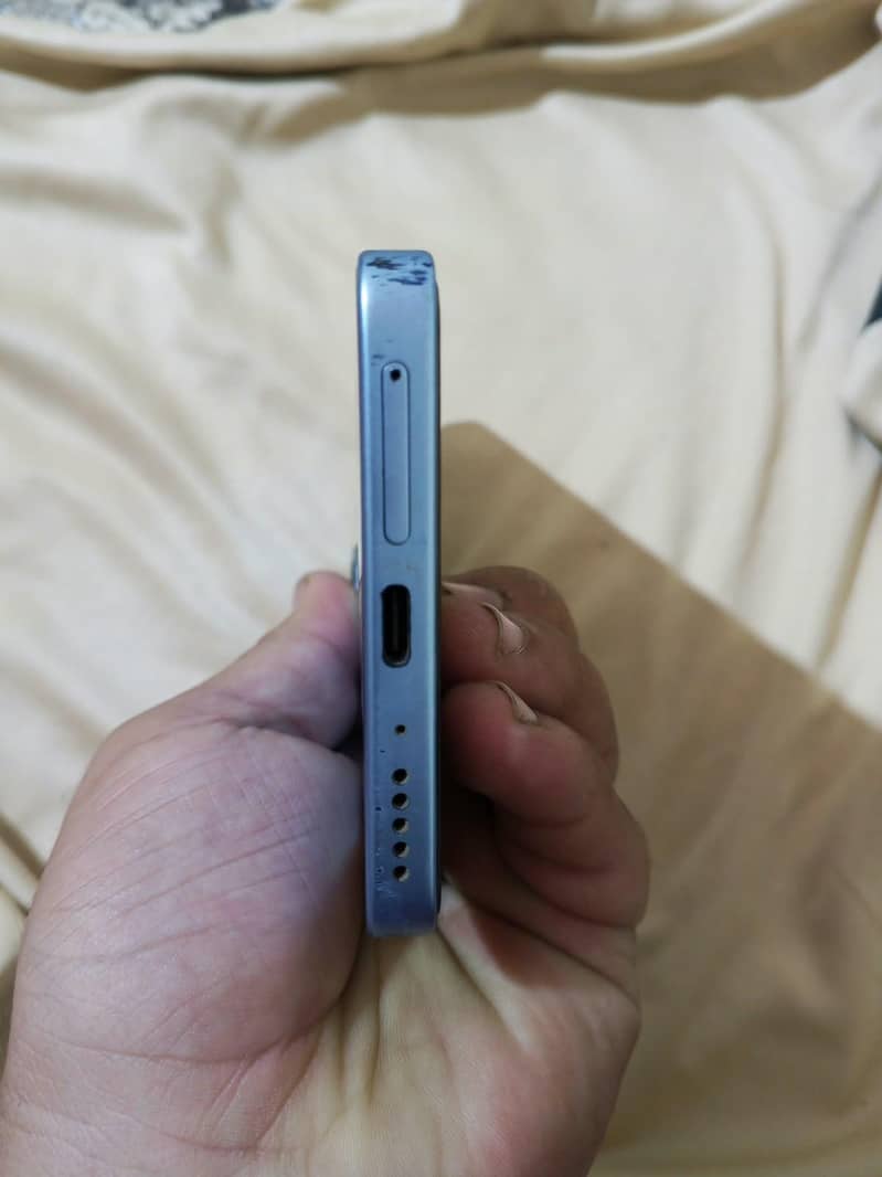 Realme Note 13 4