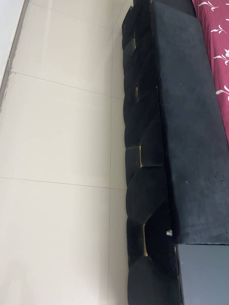 Bedset/dressing/almari/dustbin/seety 4