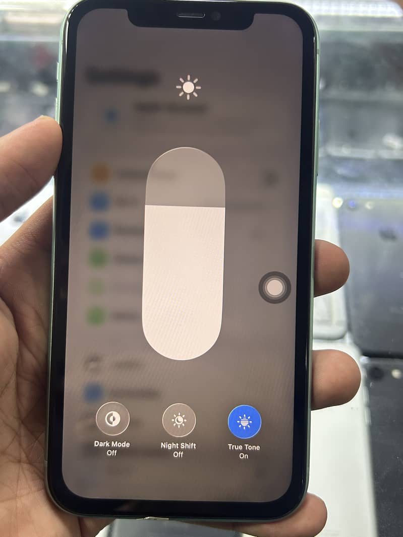 Apple iPhone 11 4