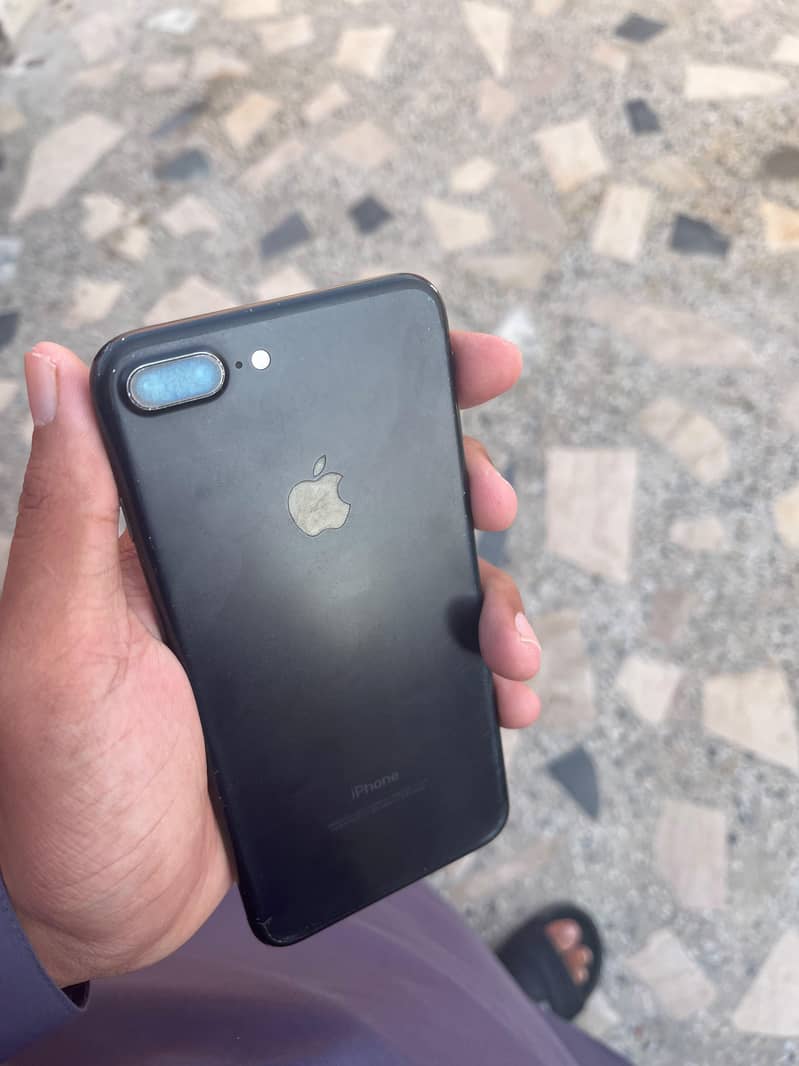 Apple iPhone 7 Plus 1