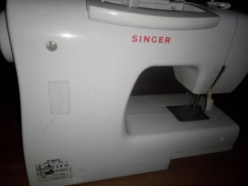 Singer Sewing Machine 0