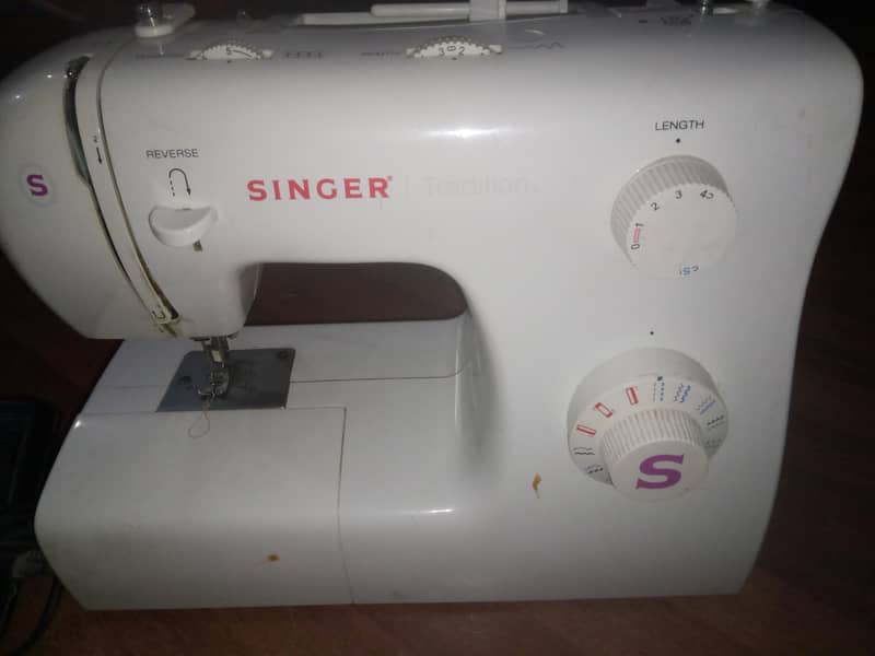 Singer Sewing Machine 3