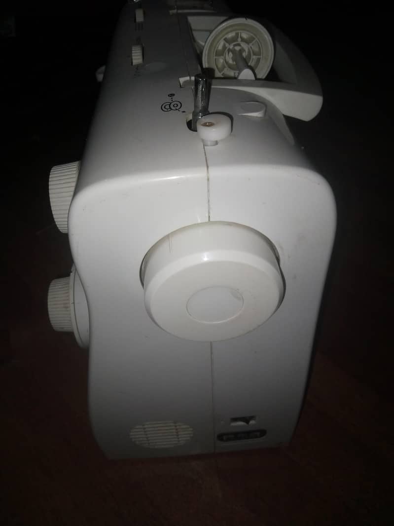 Singer Sewing Machine 5